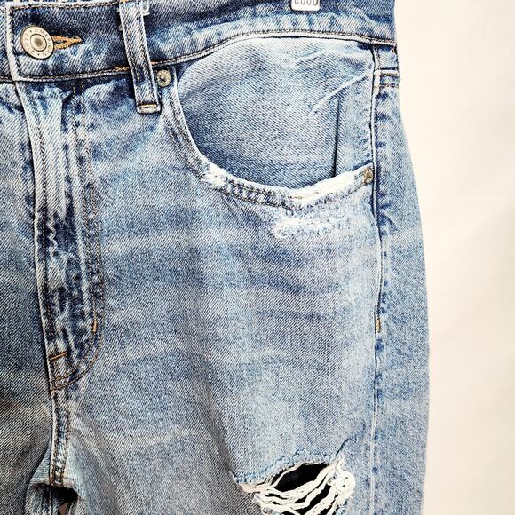 American Eagle Low Rise Baggy Straight Leg Light Wash Distressed Women's Jeans - Picture 8 of 15